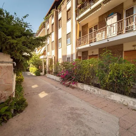 Monteverdi Boutique Apartment - Wifi & Air Con *
