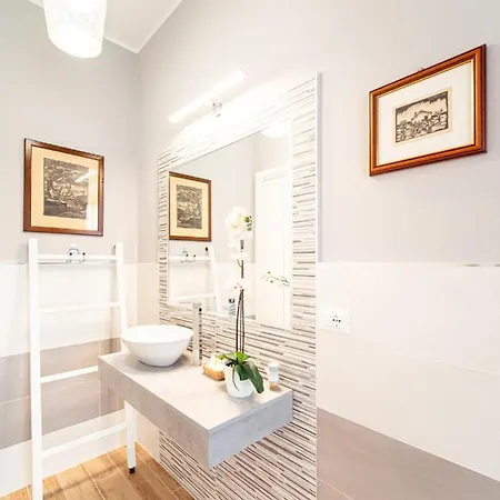 Monteverdi Boutique Apartment - Wifi & Air Con *