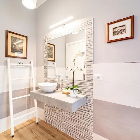 Monteverdi Boutique Apartment - Wifi & Air Con דירה *